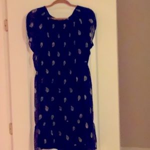 NWOT blue midi dress with Paisley’s size large by Daisy Fuentes.